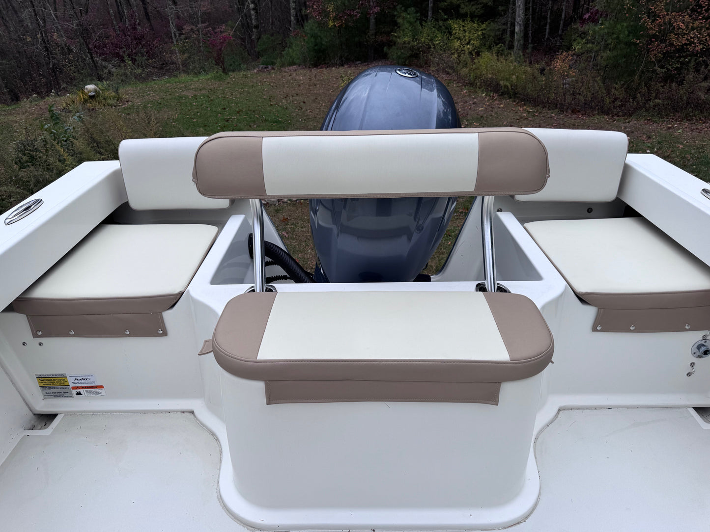 2018 21' Parker 2120 Sport Cabin