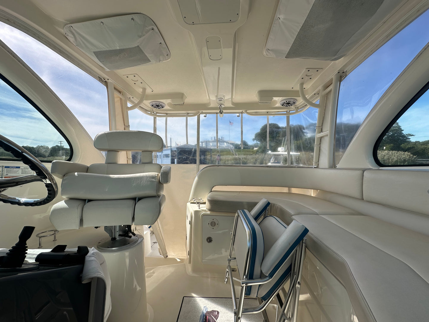 2010 Pursuit 315 Offshore