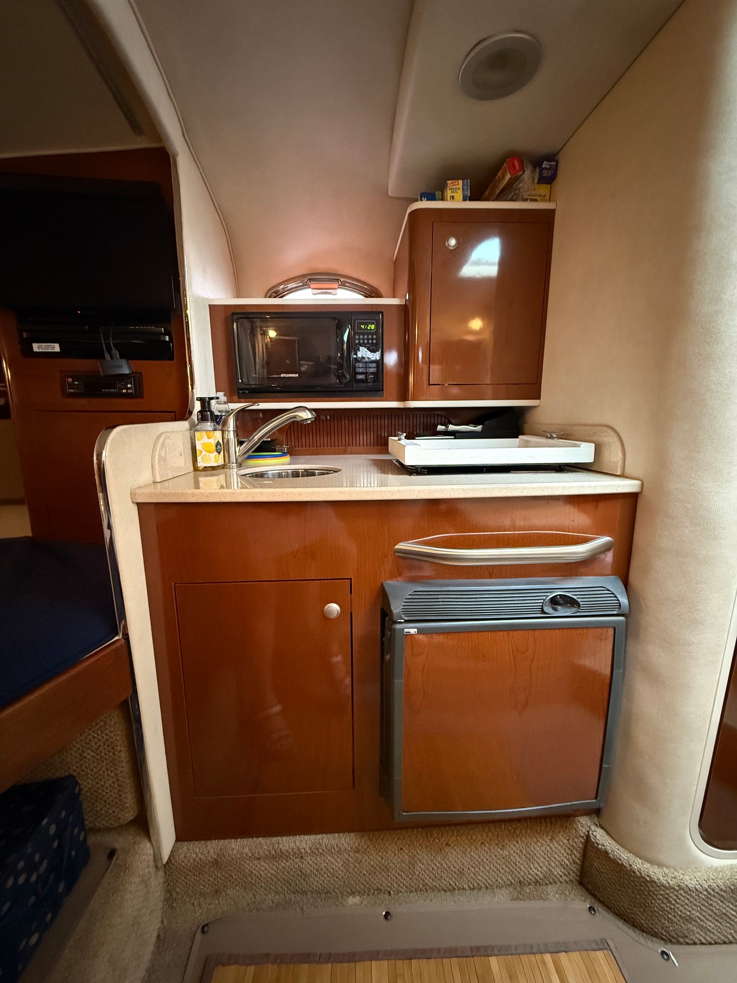 2008 28β Sea Ray Sundancer