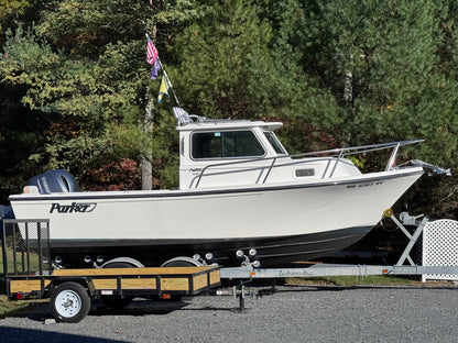 2018 21' Parker 2120 Sport Cabin