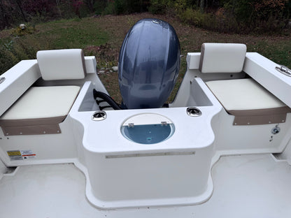 2018 21' Parker 2120 Sport Cabin