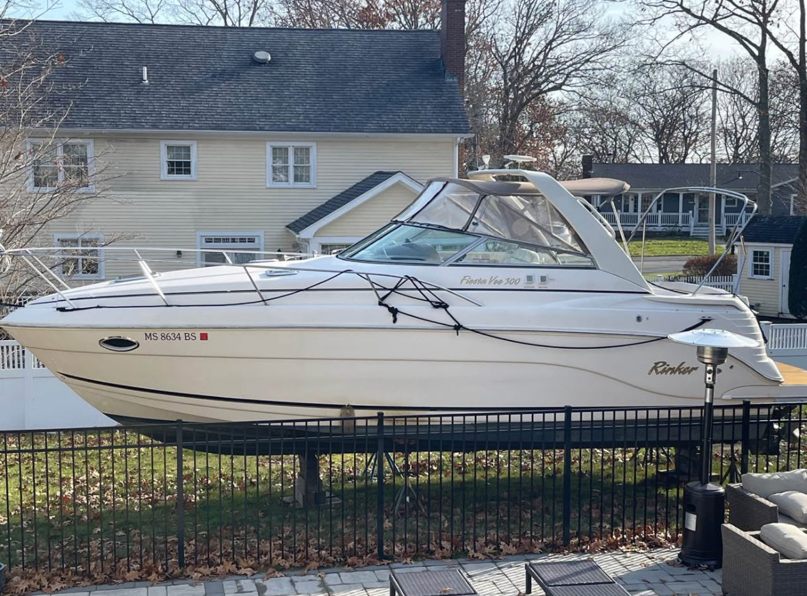 2006 30’ Rinker Fiesta Vee 300