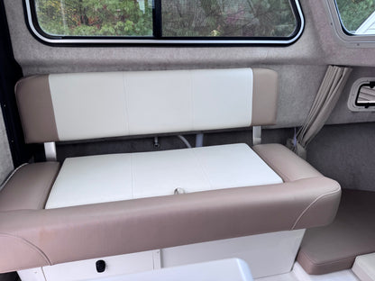 2018 21' Parker 2120 Sport Cabin