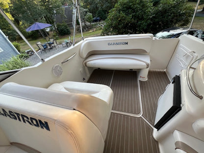 2003 27’ Glastron GS279