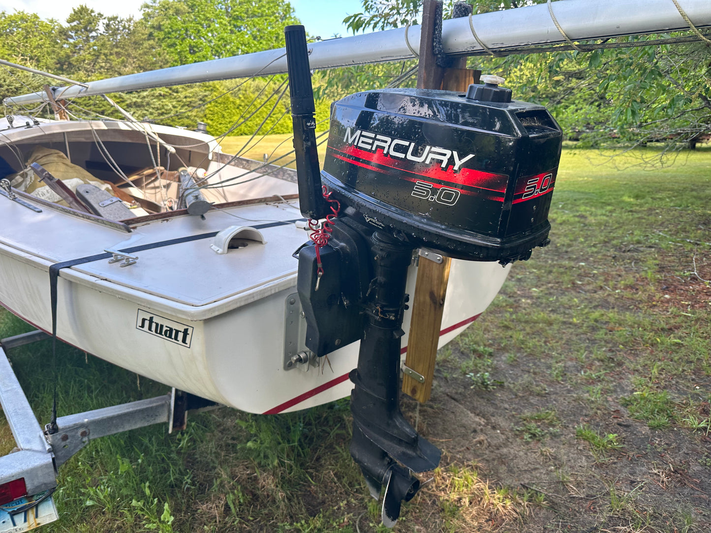 2000 19’ Rhodes Sailboat