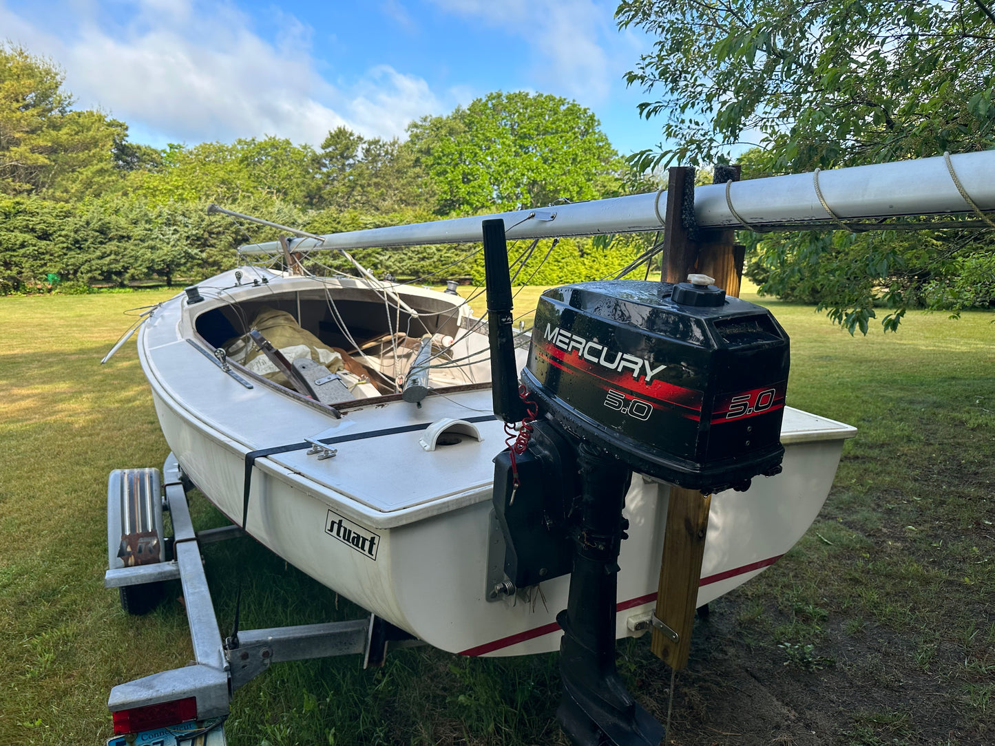 2000 19’ Rhodes Sailboat