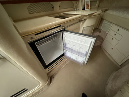 2000 31’ Sea Ray Sundancer