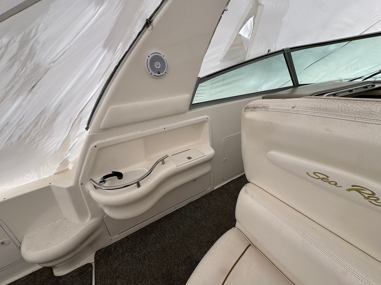 2000 31’ Sea Ray Sundancer