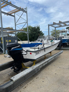 2002 17’ Boston Whaler Montauk