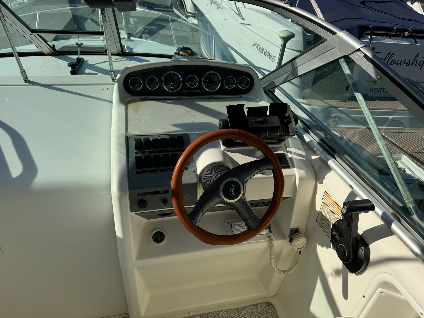 1997 27’ Sea Ray Sundancer