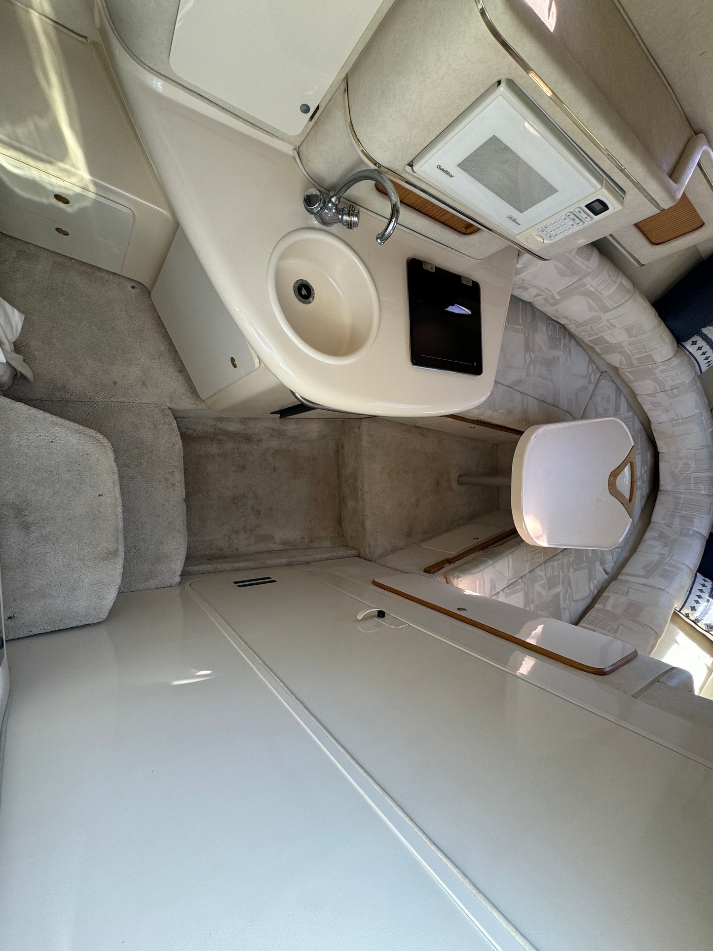 1997 27’ Sea Ray Sundancer