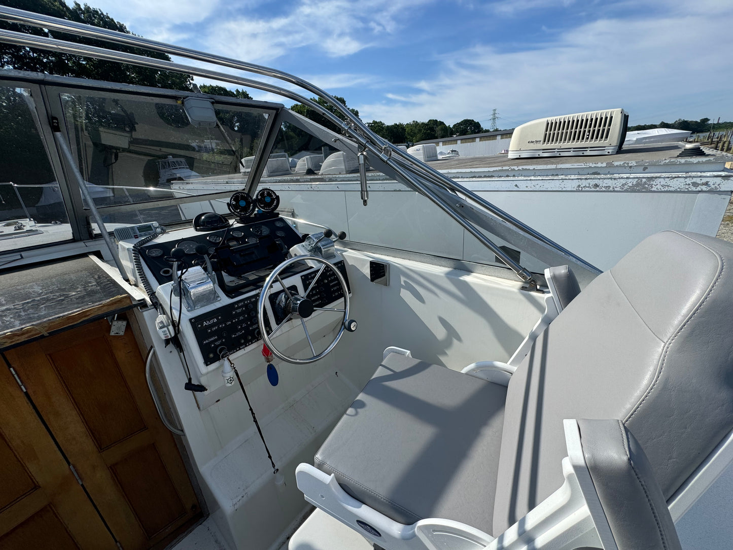 1989 35’ Luhrs Alura