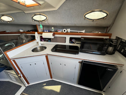 1989 35’ Luhrs Alura