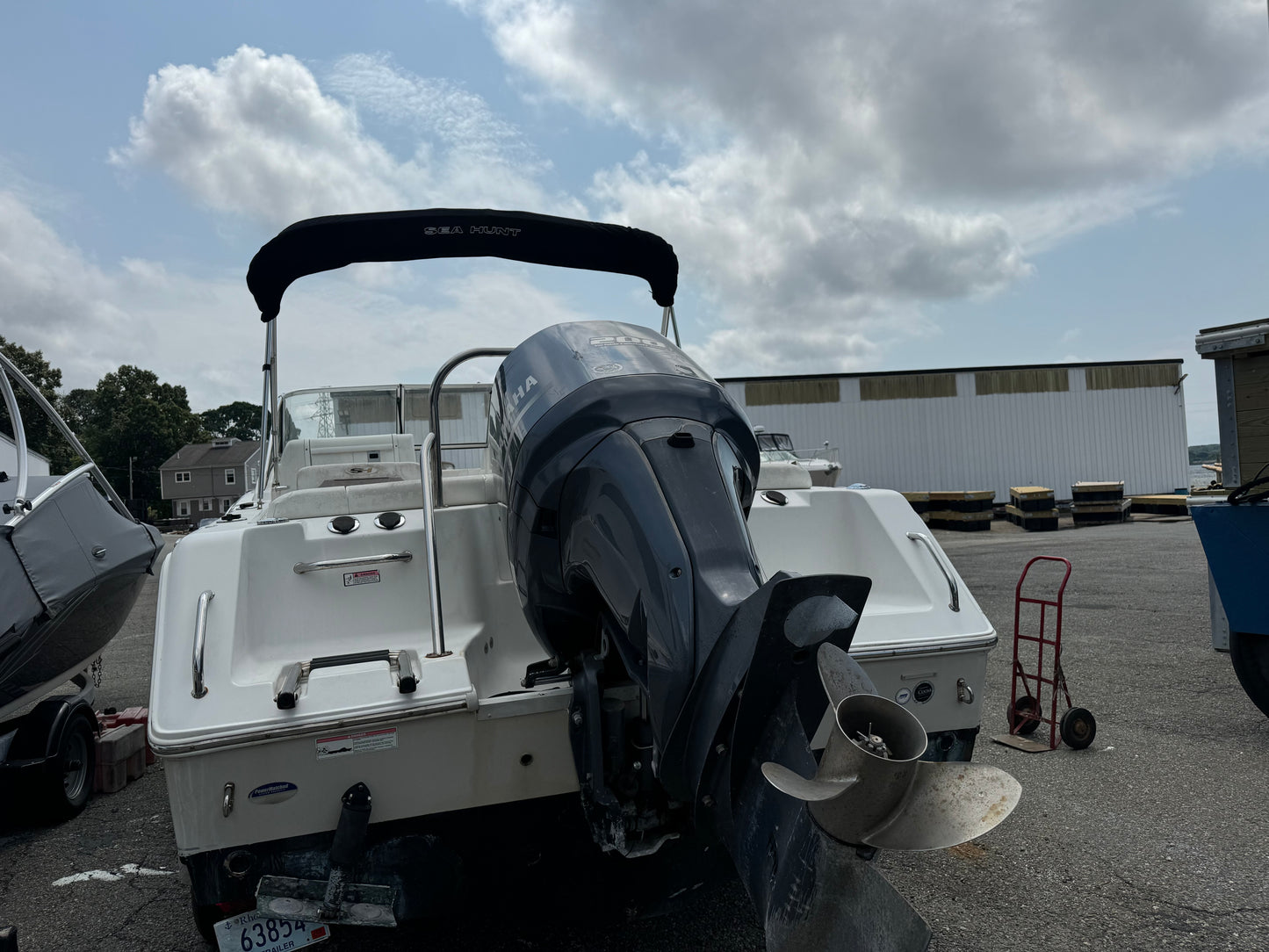 2013 23’ Sea Hunt Escape