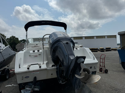 2013 23’ Sea Hunt Escape