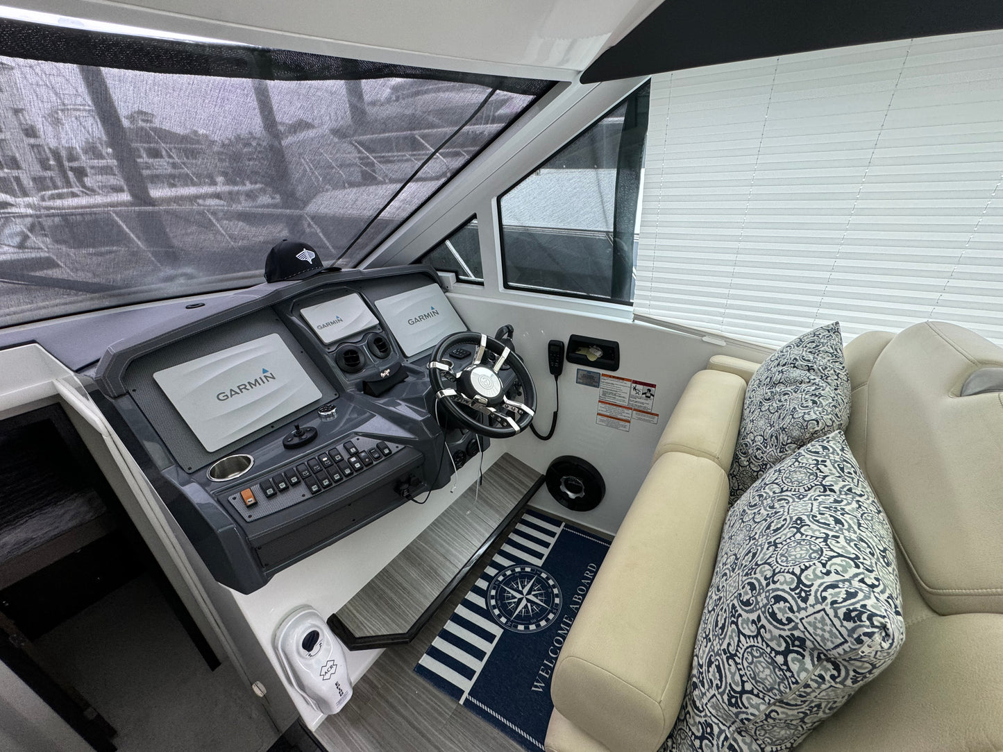 2016 45’ Cruisers Yachts