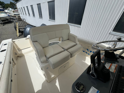 2013 26’ Pursuit