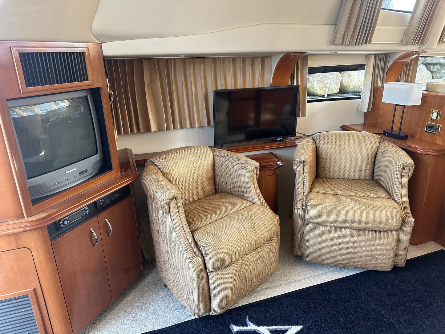 2004 43’ Carver Mariner