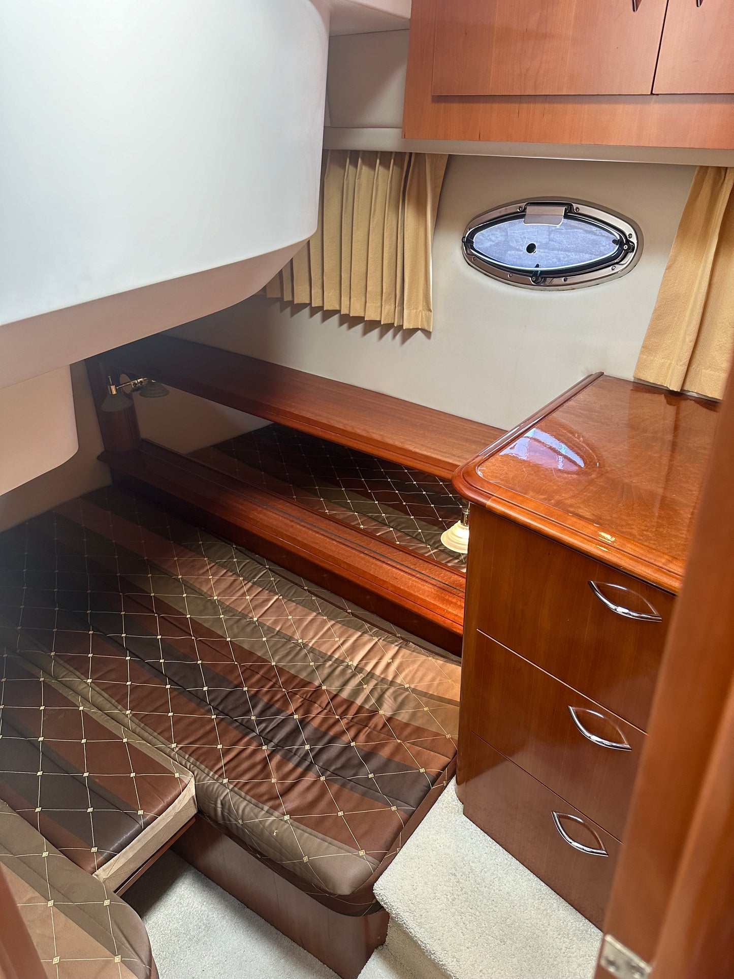 2004 43’ Carver Mariner