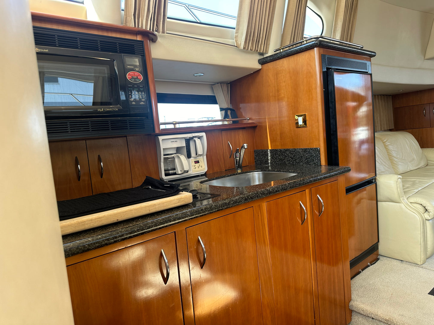 2004 43’ Carver Mariner