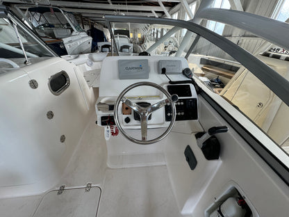 2015 24’ Edgewater