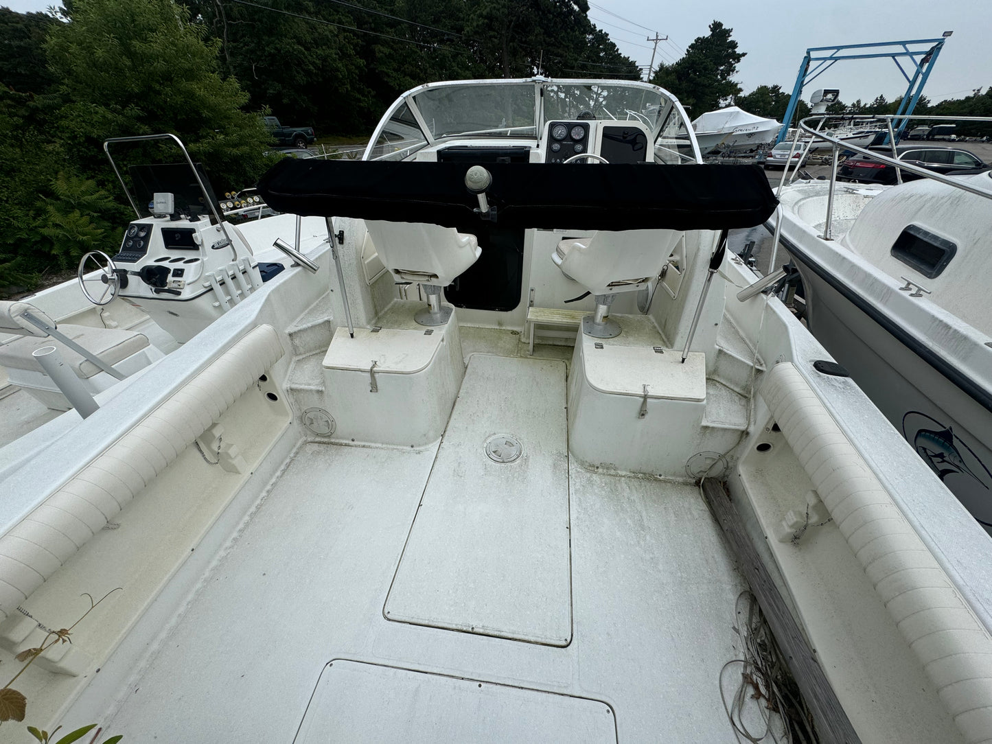 2000 21' Hydra-Sports 212 Seahorse Walk Around