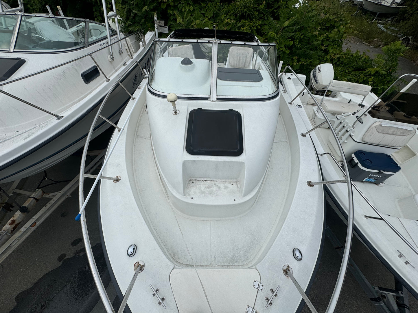 2000 21' Hydra-Sports 212 Seahorse Walk Around