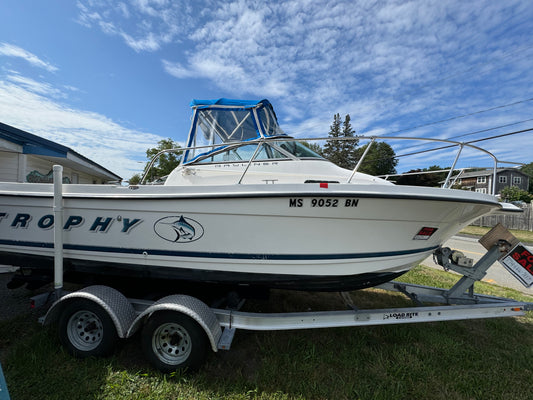 1999 22' Trophy Bayliner