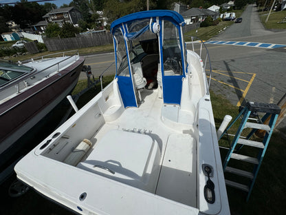 1999 22' Trophy Bayliner