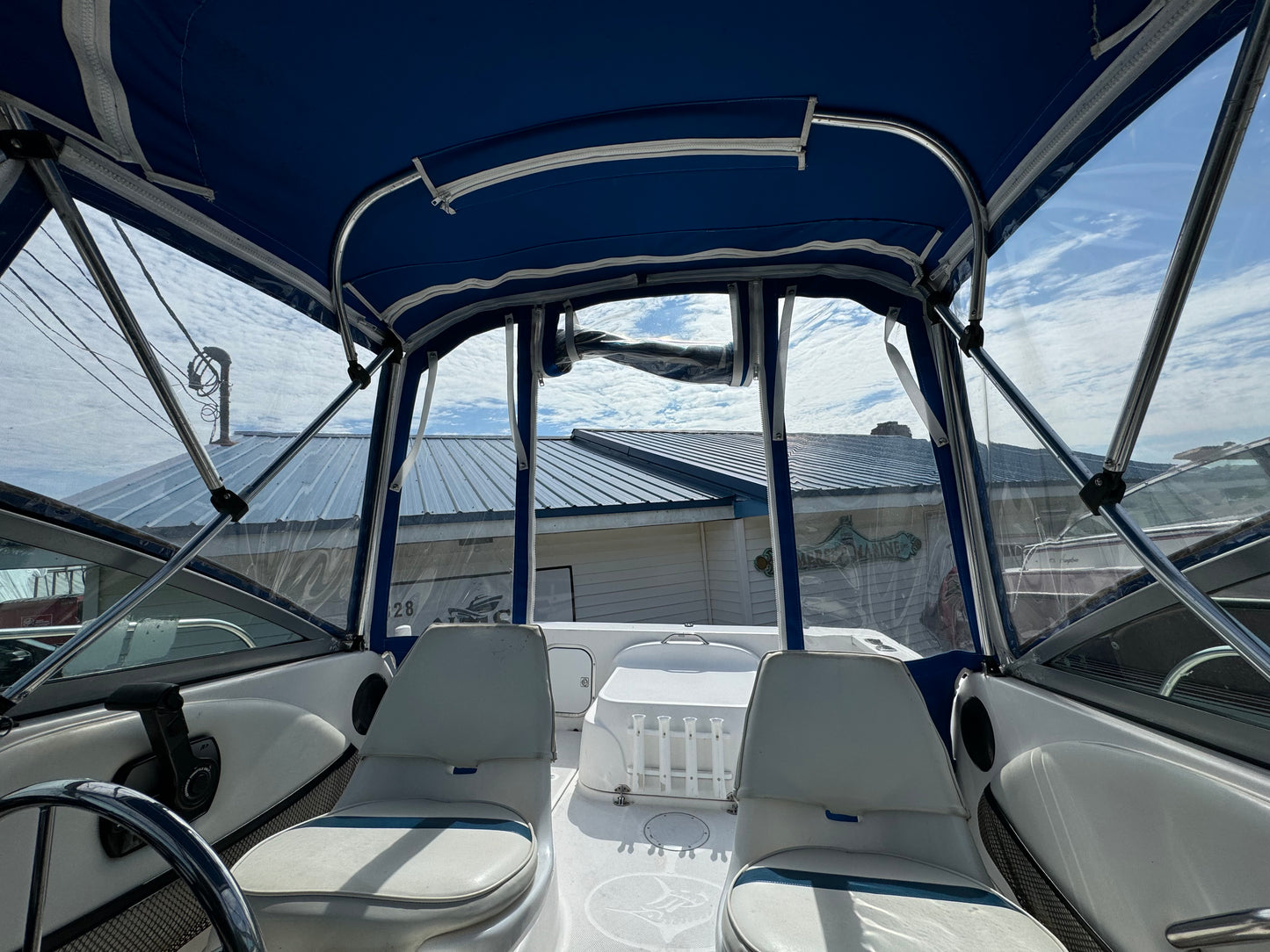 1999 22' Trophy Bayliner