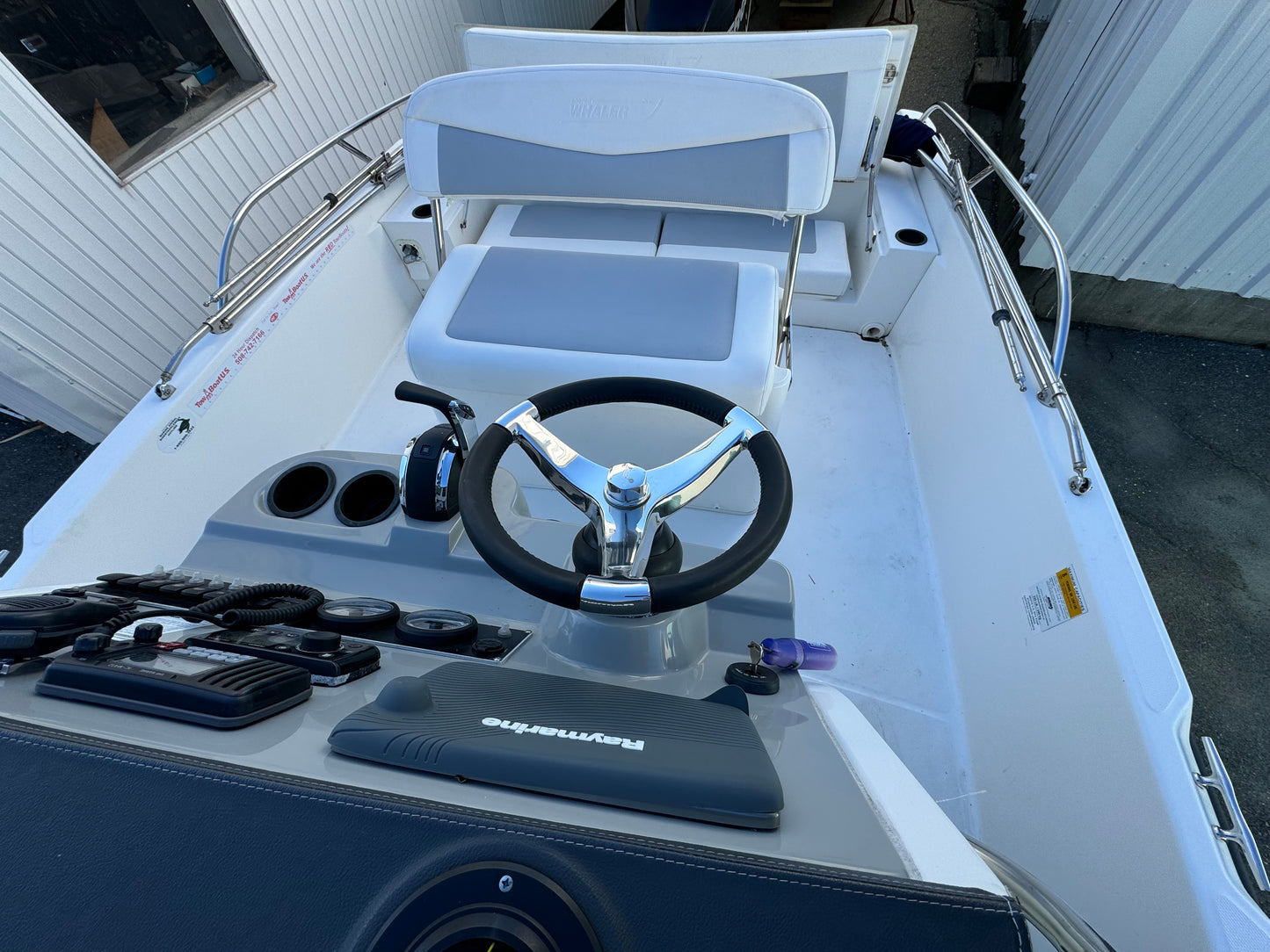 2014 21' Boston Whaler 210 Dauntless