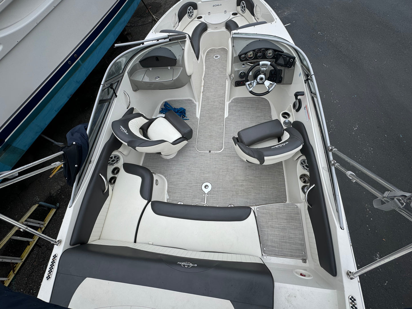 2017 20' Stingray 204LR