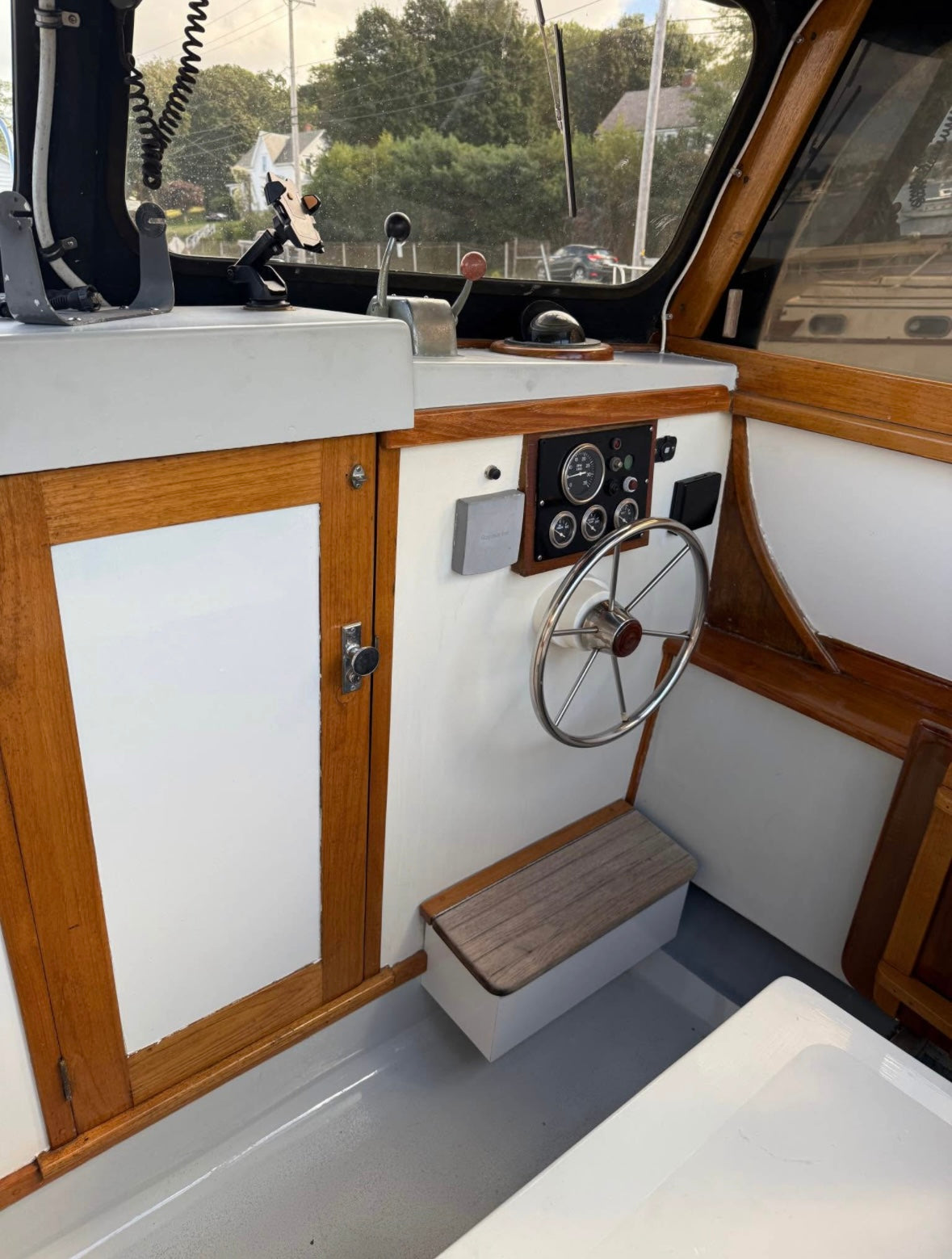 1980s Classic 26' Grover Diesel