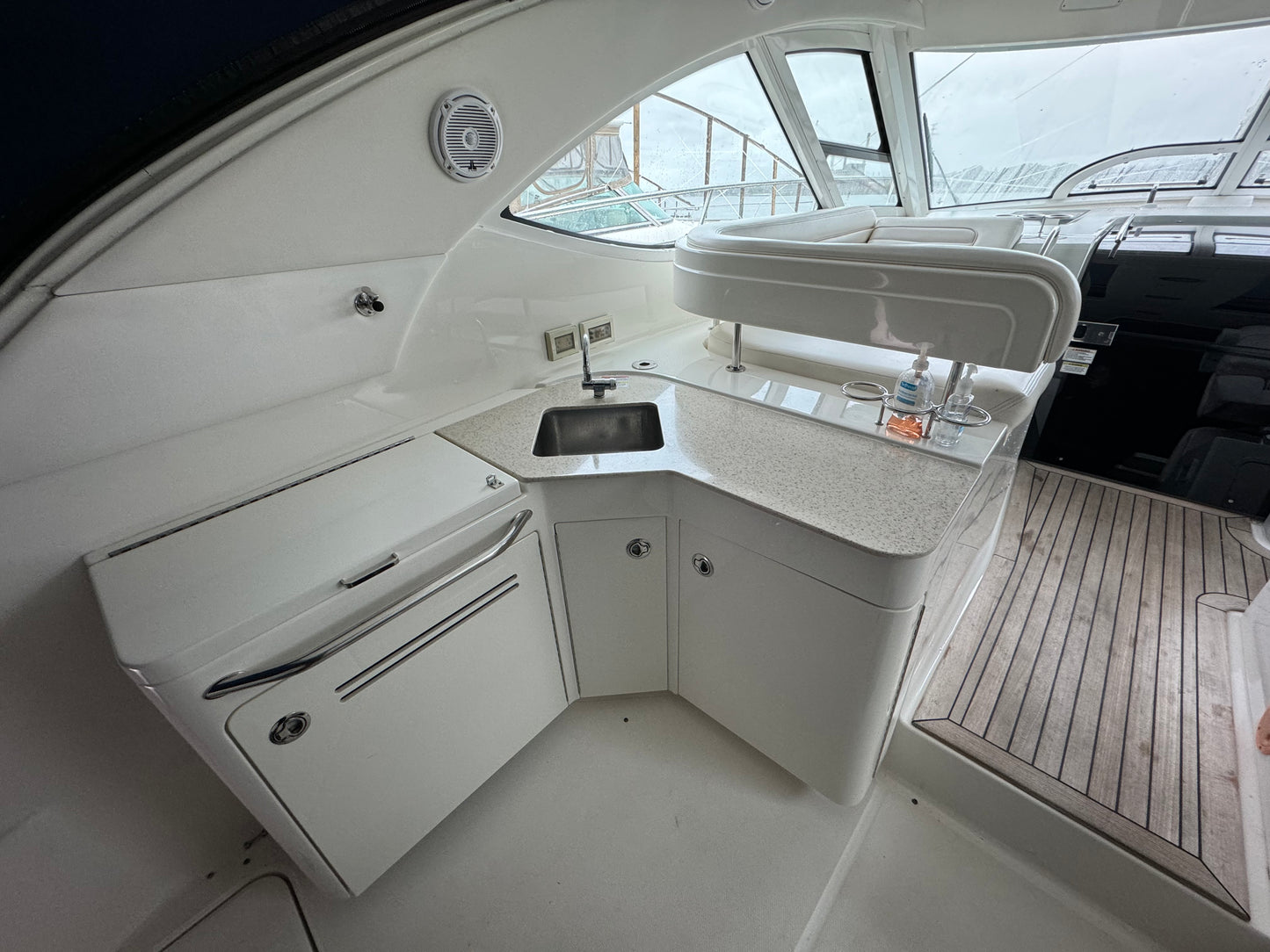 2011 47' Sea Ray Sundancer