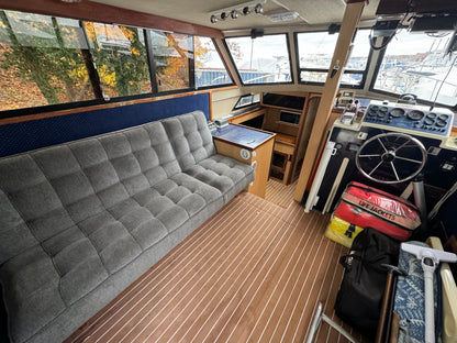 1986 32' Stamas Flybridge Sedan