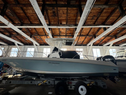 2014 27' Boston Whaler 270 Dauntless