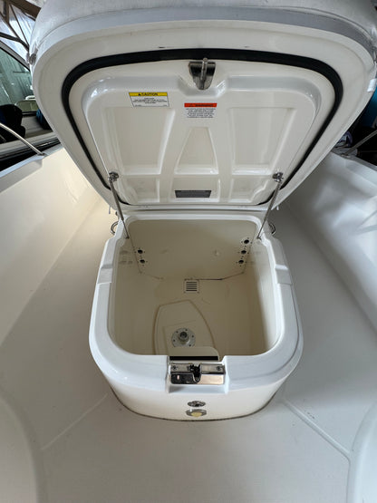 2014 27' Boston Whaler 270 Dauntless