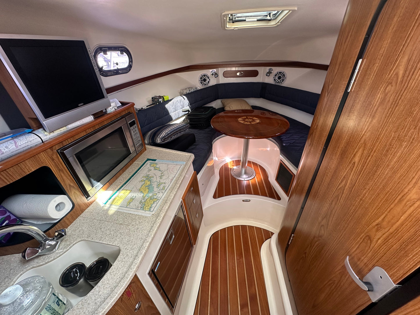 2010 Pursuit 315 Offshore