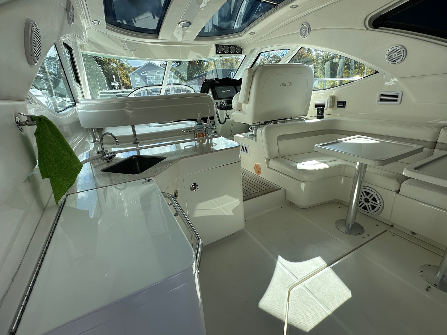 2011 47' Sea Ray Sundancer