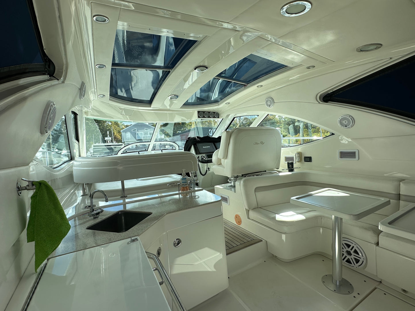 2011 47' Sea Ray Sundancer