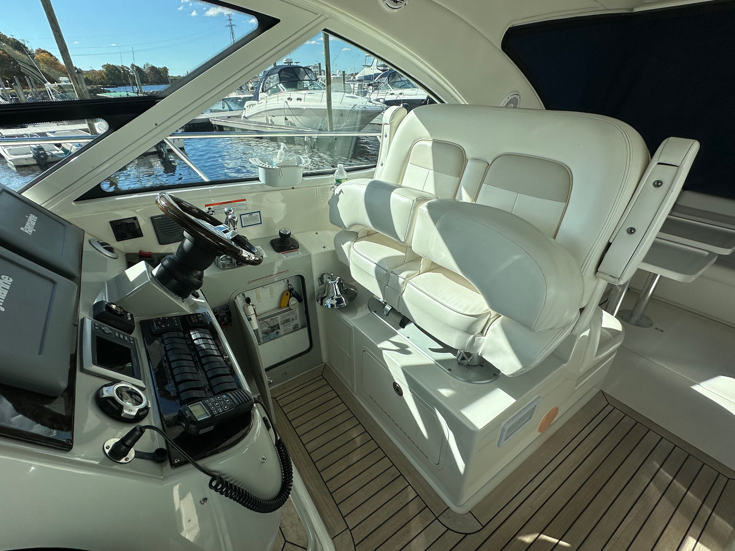 2011 47' Sea Ray Sundancer