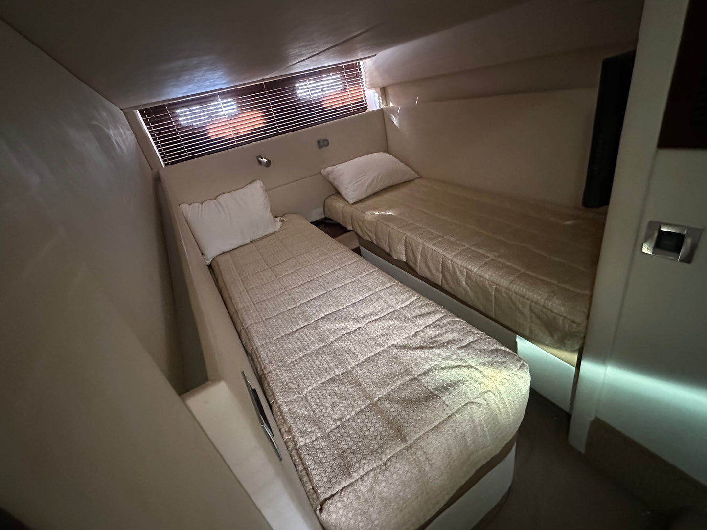 2011 47' Sea Ray Sundancer