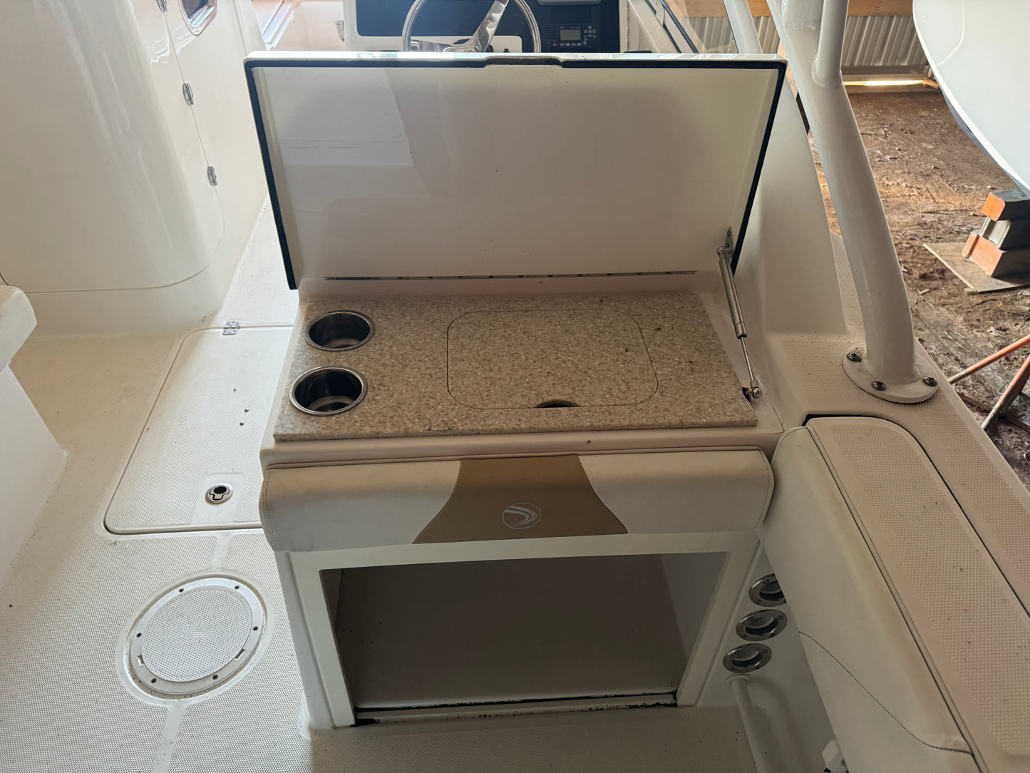 2017 24' Edgewater 248CX Crossover