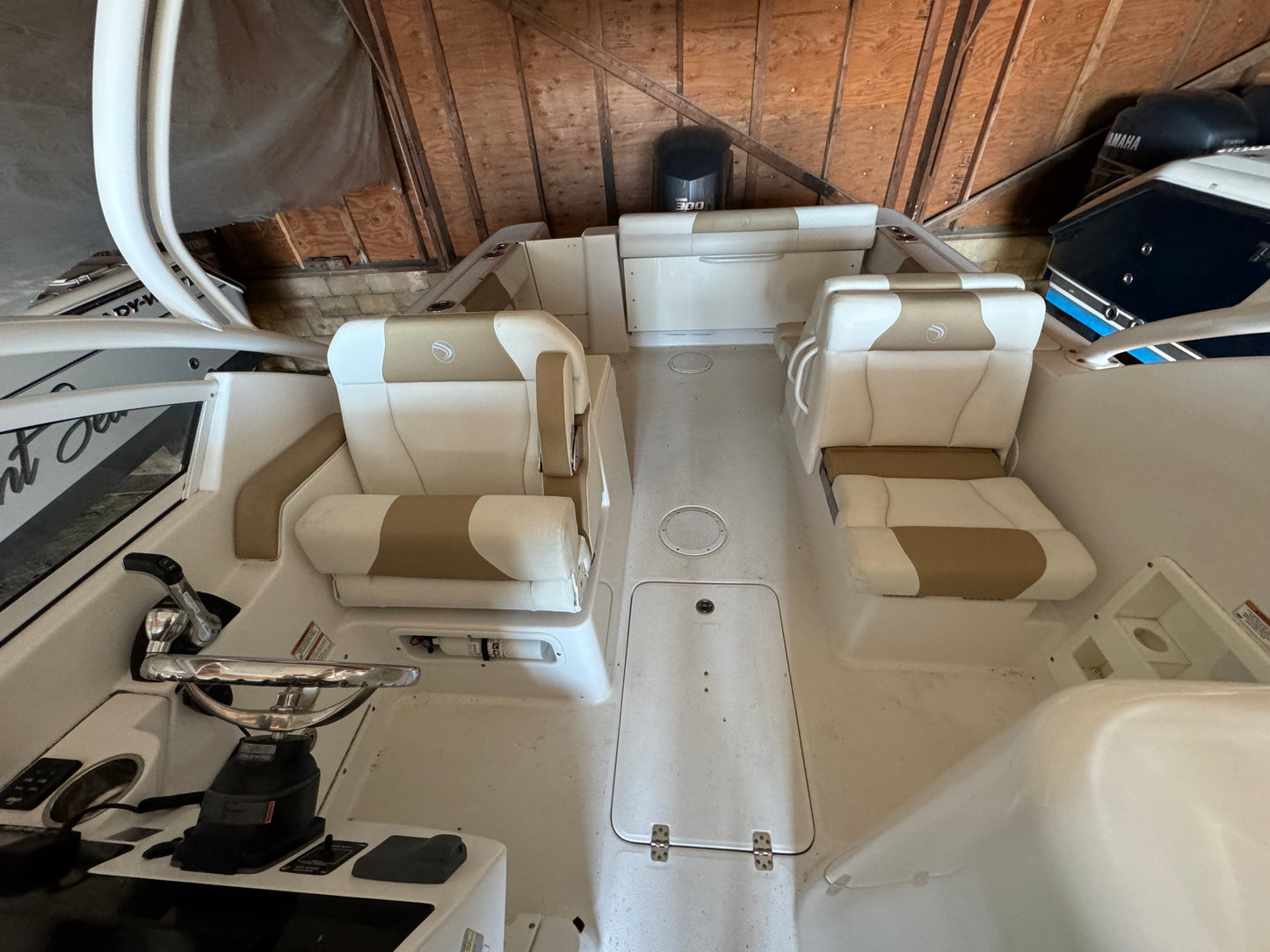 2017 24' Edgewater 248CX Crossover