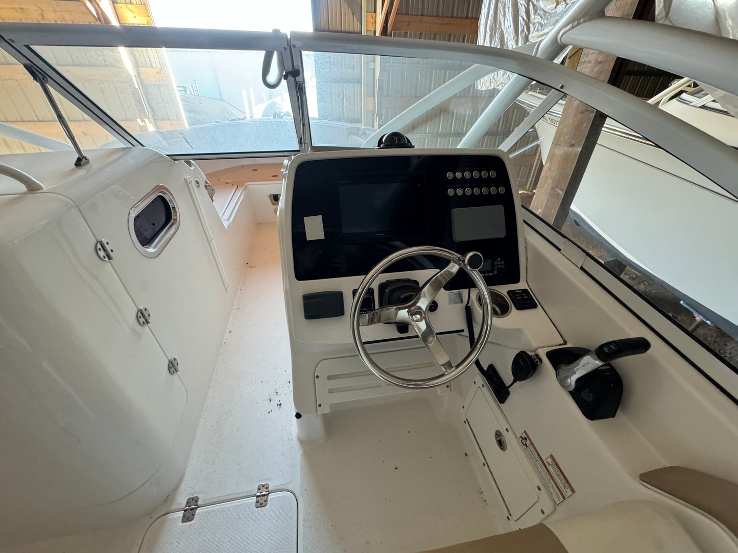 2017 24' Edgewater 248CX Crossover