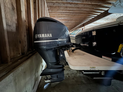 2014 28’ Regulator