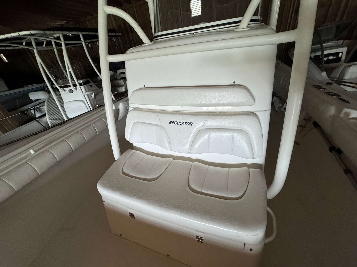 2014 28’ Regulator