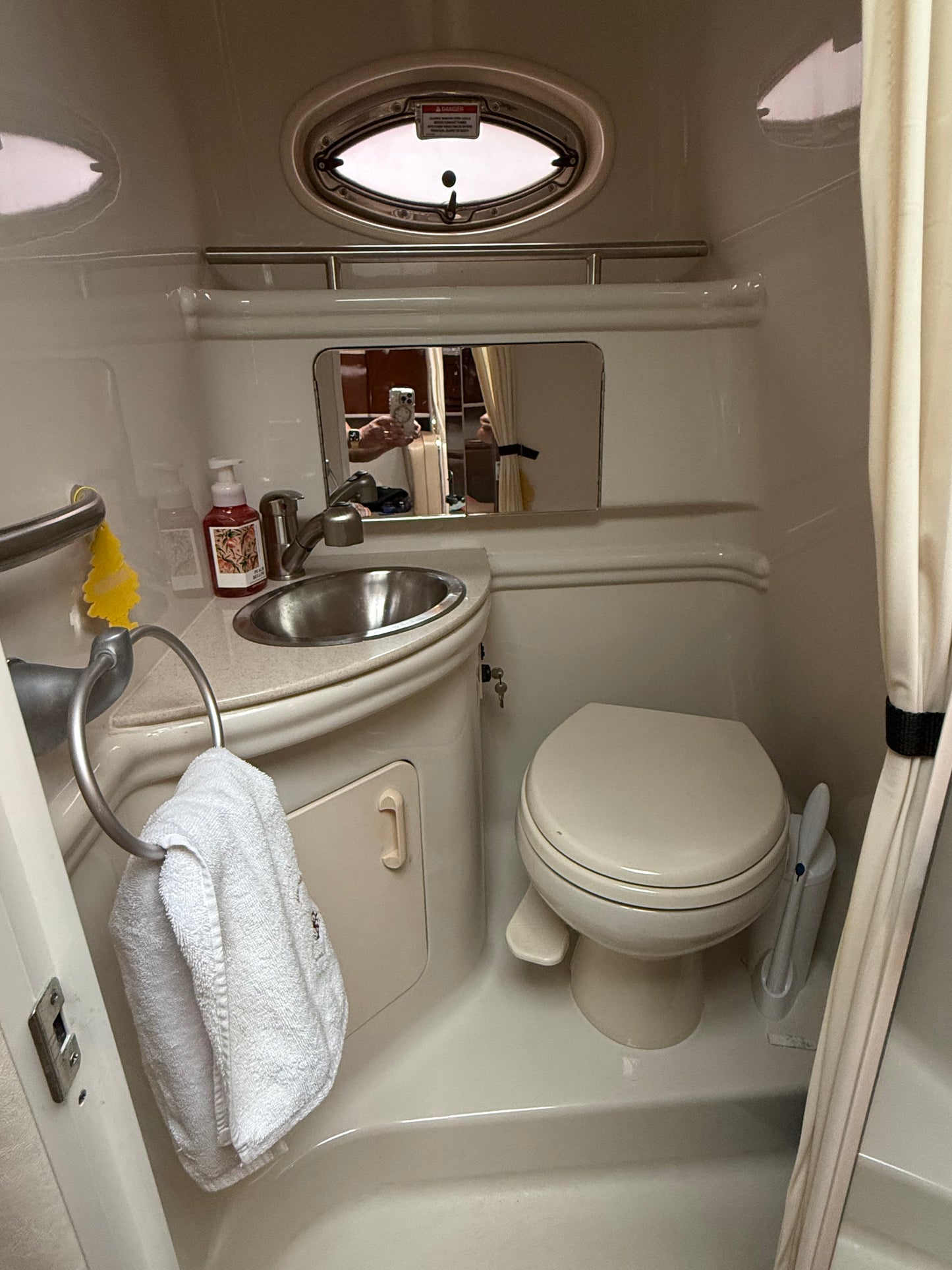 2008 28’ Sea Ray Sundancer